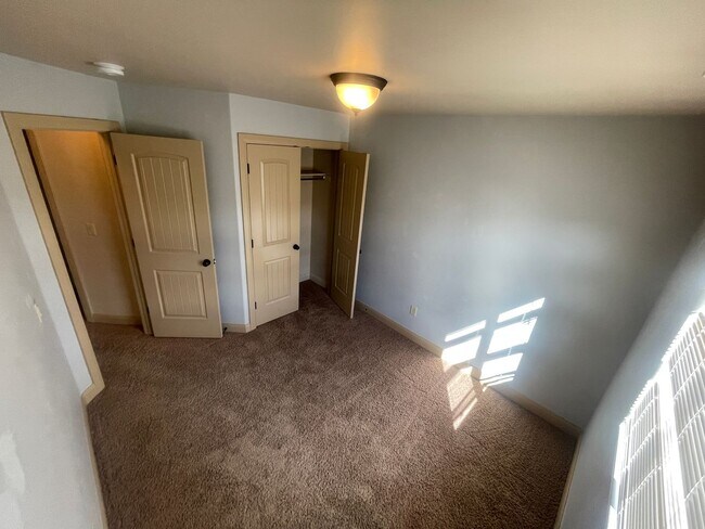 Building Photo - Cedar City Beauty