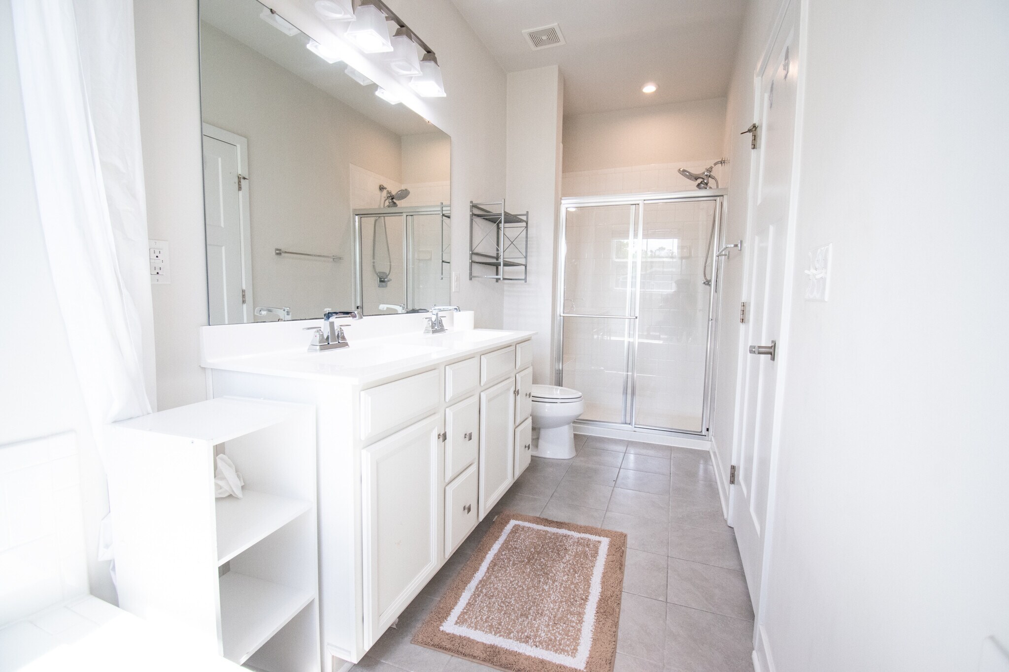 master bath - 914 Avast Way