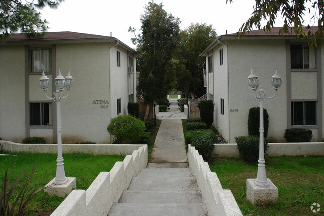 Primary Photo - La Veranda