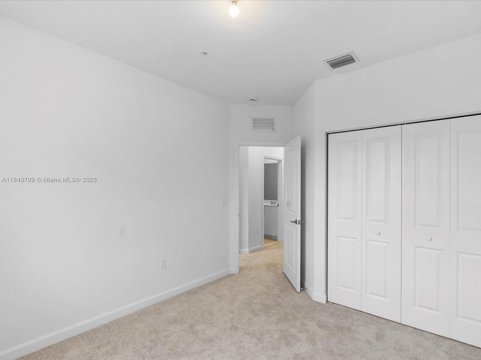 Building Photo - 106 SW 184th Pl