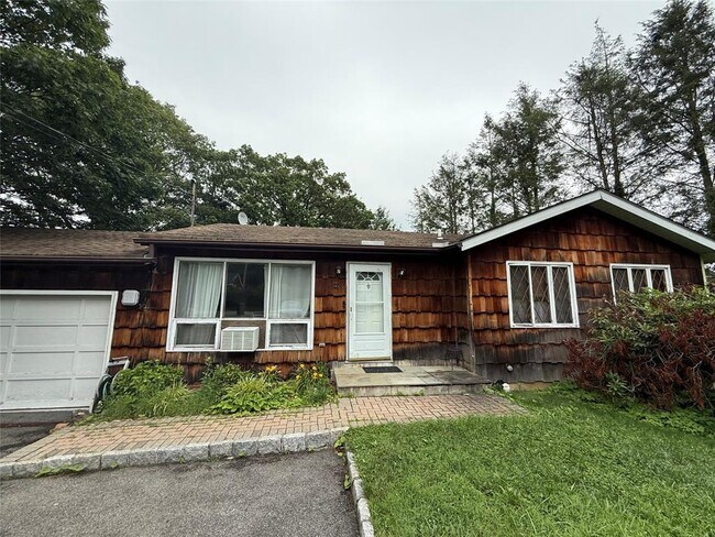 Building Photo - 33 Mi-Anna Dr