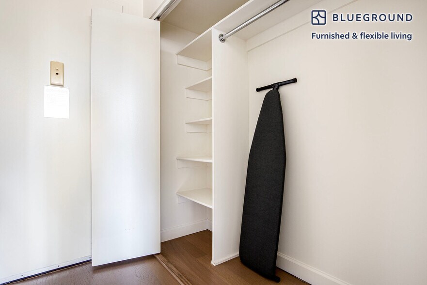 Building Photo - 561 10th Ave