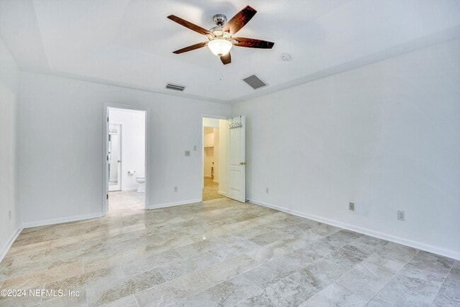 Building Photo - 657 MacKenzie Cir