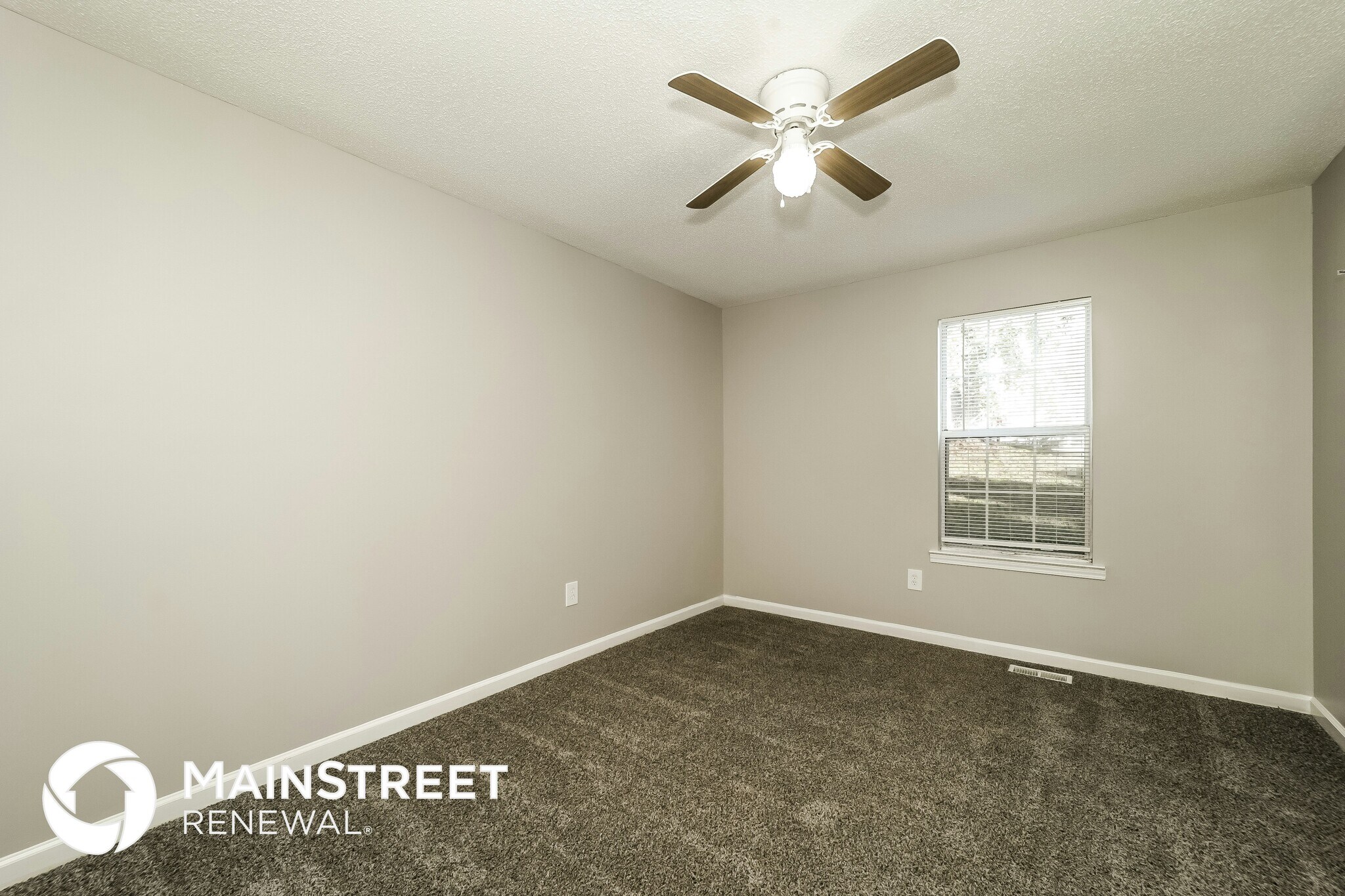 Building Photo - 33 Daisy Ln