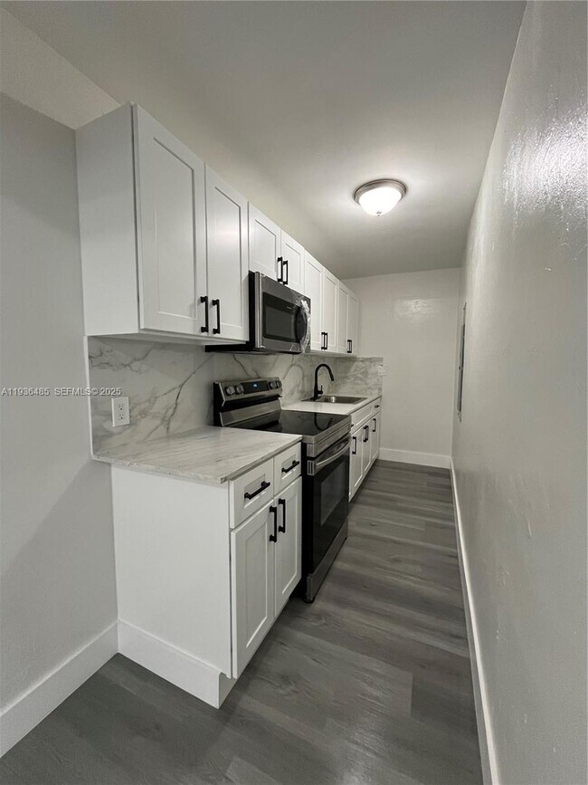 Building Photo - 1999 NW 2nd St