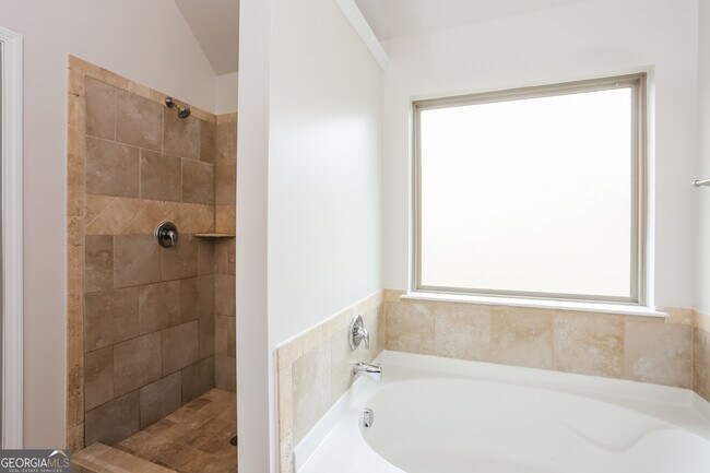 Building Photo - 12185 Centerra Dr