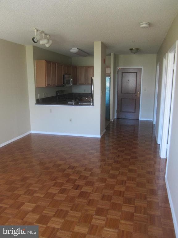 Building Photo - 7111 Woodmont Ave