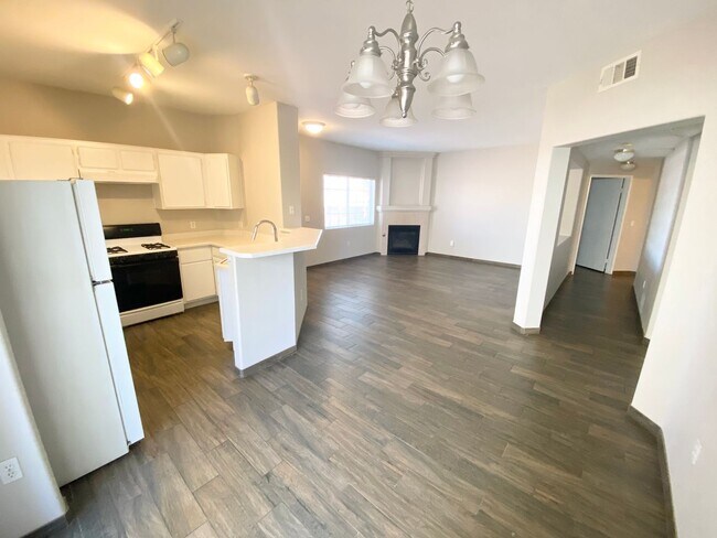 Building Photo - Gated Community Comfort – 2 Bed, 2 Bath Be...