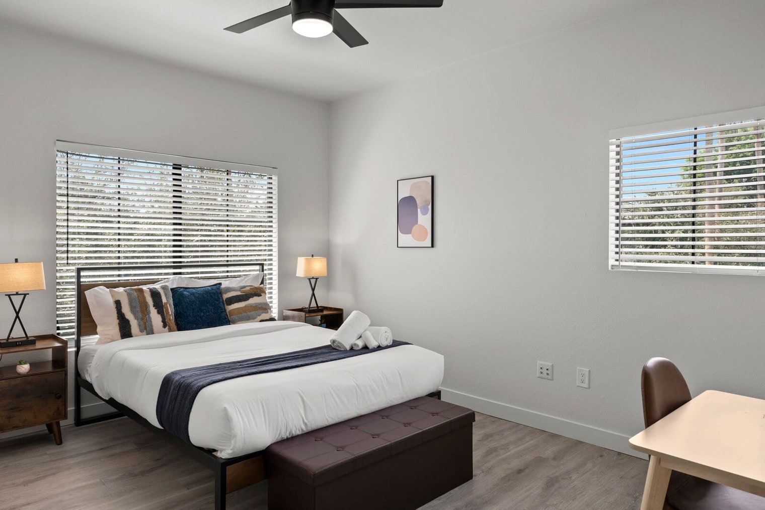 Building Photo - 875 W Pecos Rd