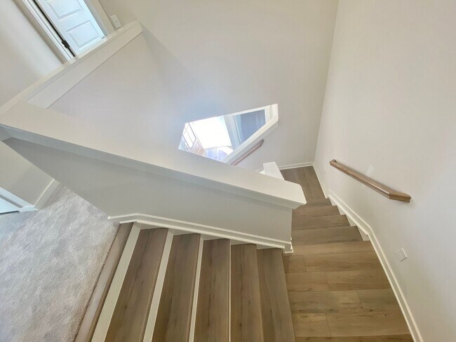 Building Photo - “Modern comfort meets Murfreesboro charm —...