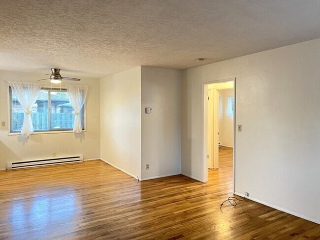 Building Photo - haym01*