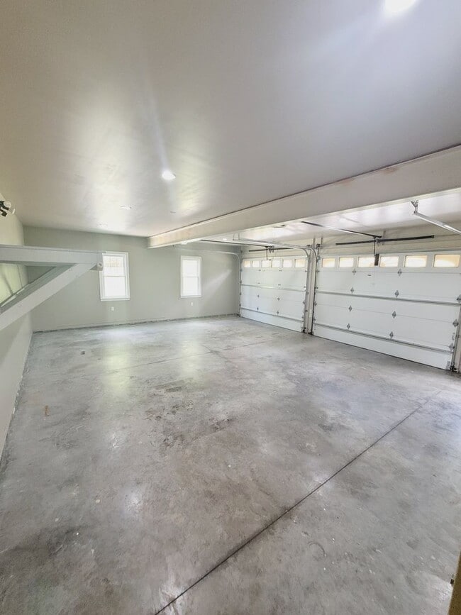 Building Photo - Beautiful Brick Ranch in Campbell County