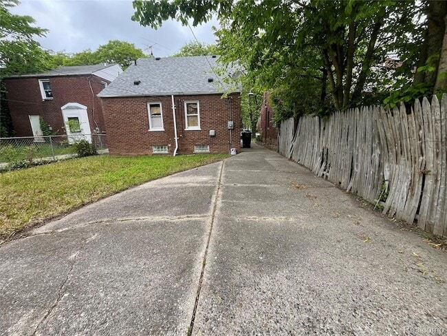 Building Photo - 11018 Whitehill St