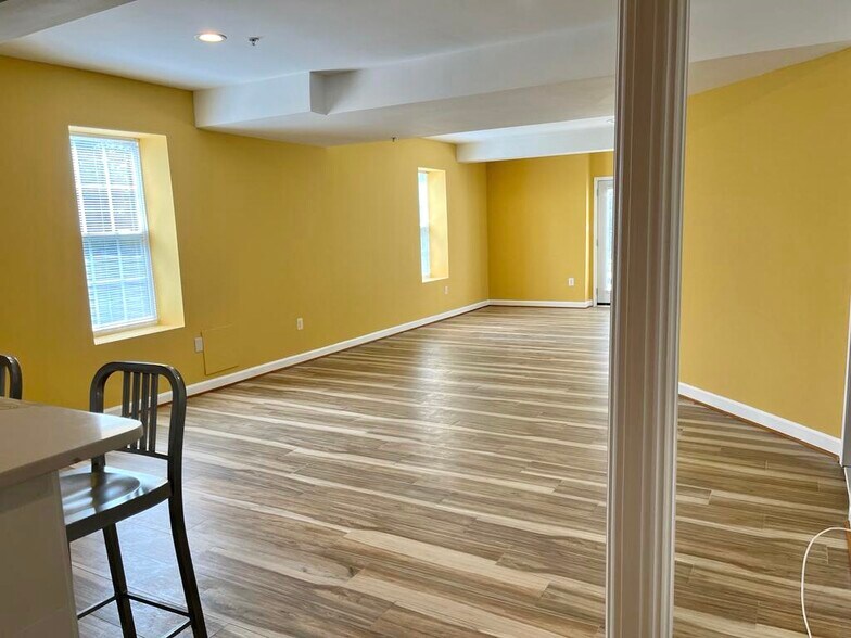 Building Photo - 11404 Glenn Dale Ridge Rd