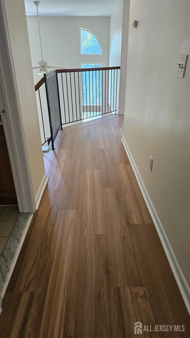 Building Photo - 405 Cobblestone Ct