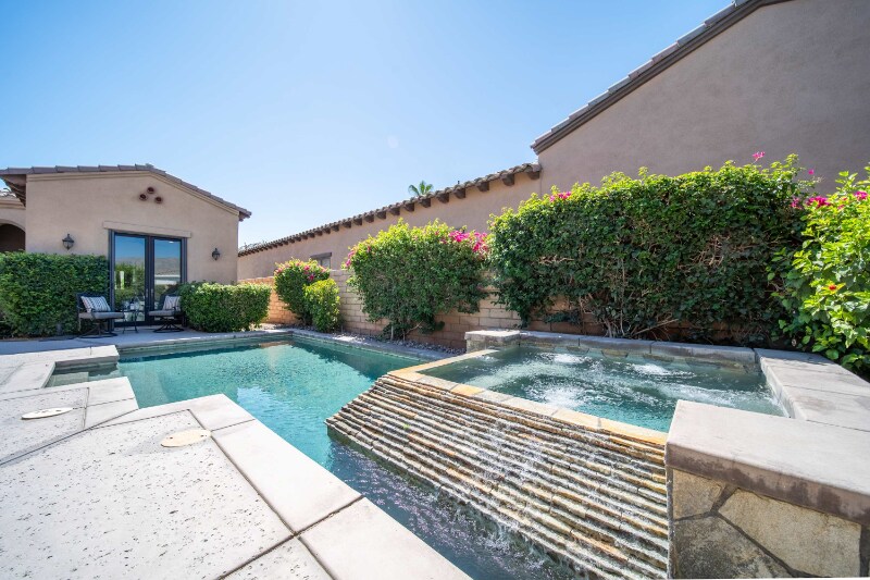 Building Photo - 57721 Santa Rosa Trail