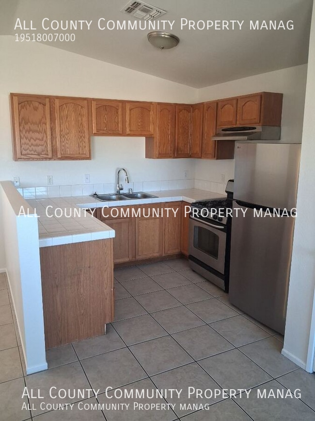Building Photo - 58439 Palisade Dr