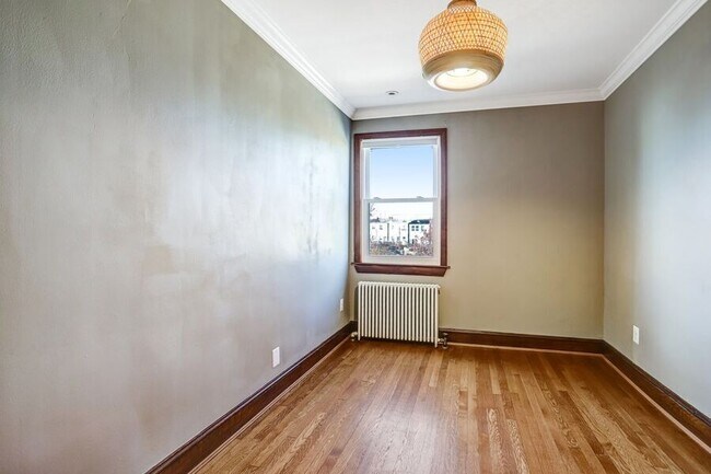 Building Photo - 5012 3rd St NW