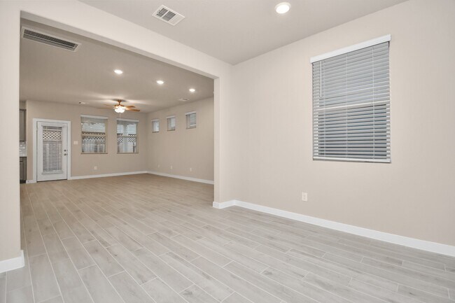 Building Photo - 8515 Rising Stream Dr
