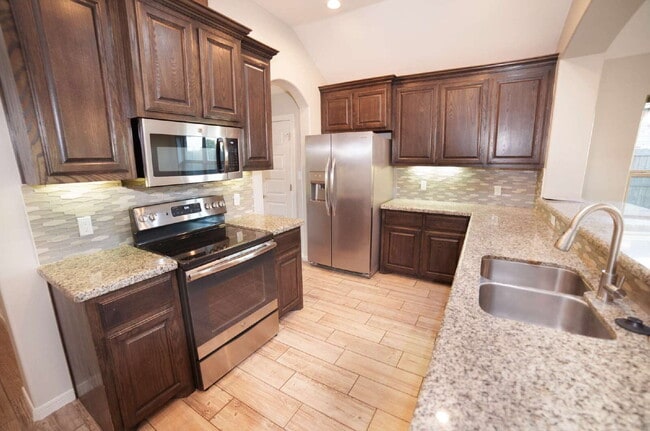 Building Photo - "Charming 3-Bedroom Retreat with 2 Full Baths in McAllen - Spacious 1688 Sq. Ft.!"