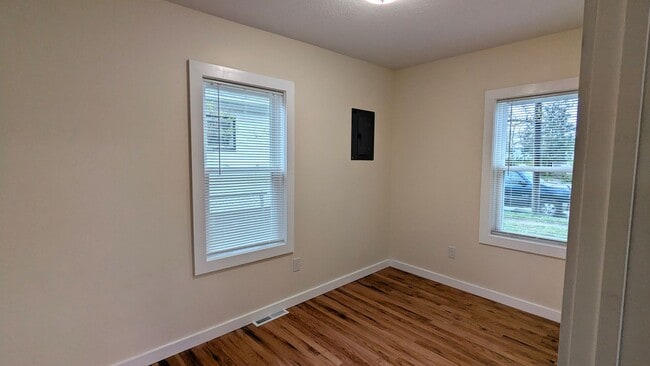 Building Photo - 764 Louis Ave
