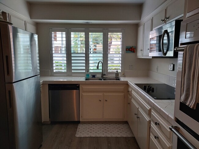 Building Photo - 3663 San Remo Dr