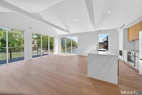 Building Photo - 253 Riverside Ave