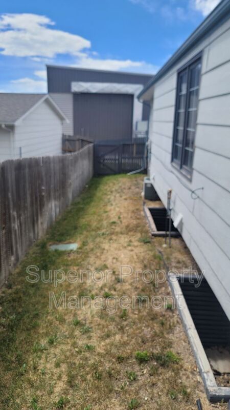 Building Photo - 2619 Sagebrush Ave