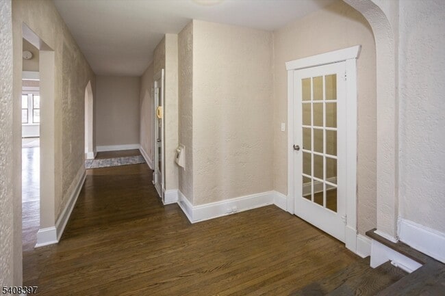 Building Photo - 204 Church St