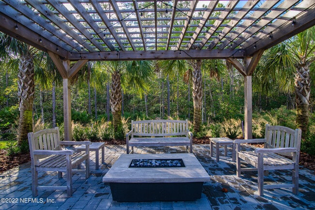 Building Photo - 118 Pioneer Village Dr