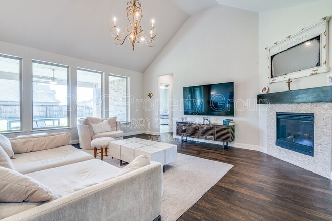 Building Photo - 736 Sterling Dr