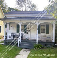 Building Photo - 206 N Thayer St