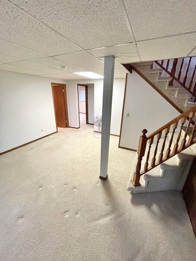 Building Photo - ~Applications Pending~ RENT SPECIAL ~ HOLIDAY MERRINESS ~ Beautiful 4 bedroom cul-de-sac home for...