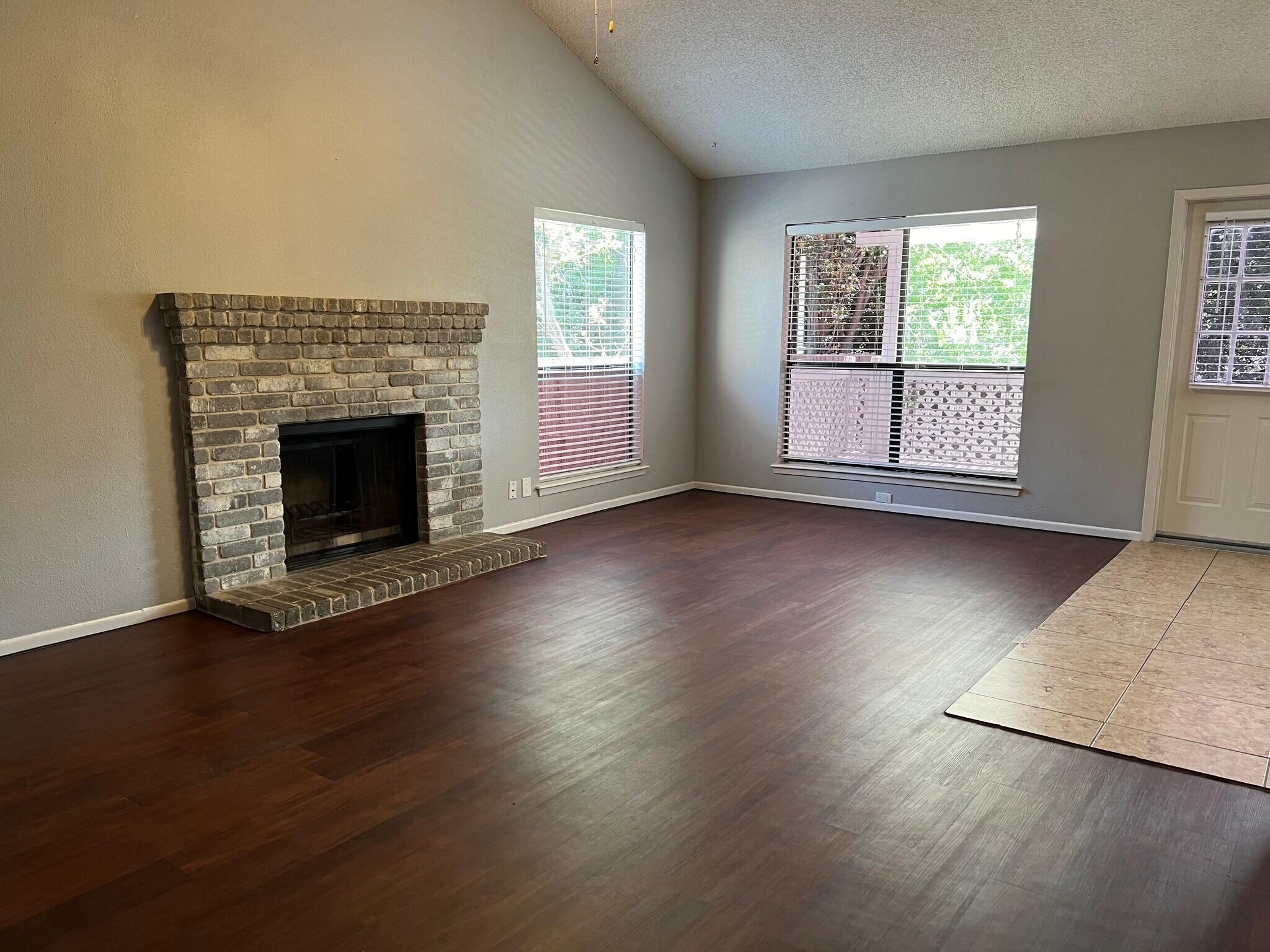 Building Photo - 12132 Vista Nogal St