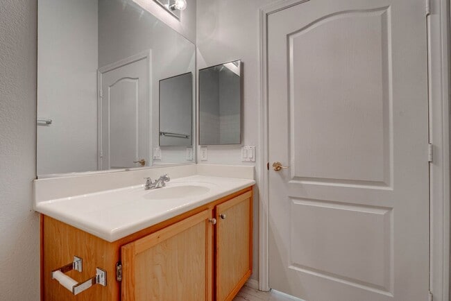 Building Photo - 700 Carnegie St