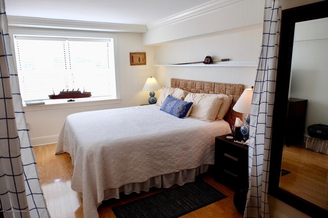 Building Photo - 700 Ocean Ave N