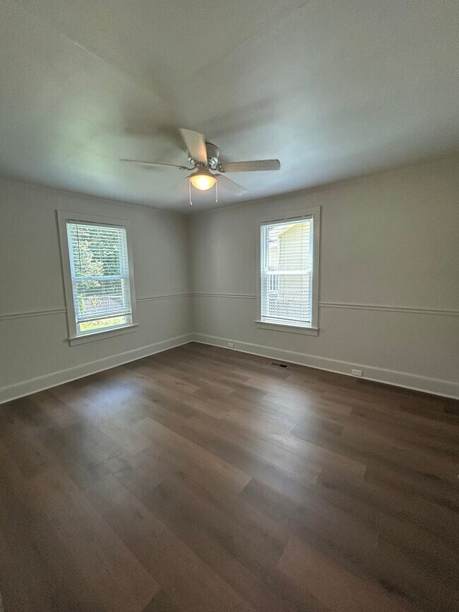 Building Photo - 2 Bedroom House in Lexington near Main St