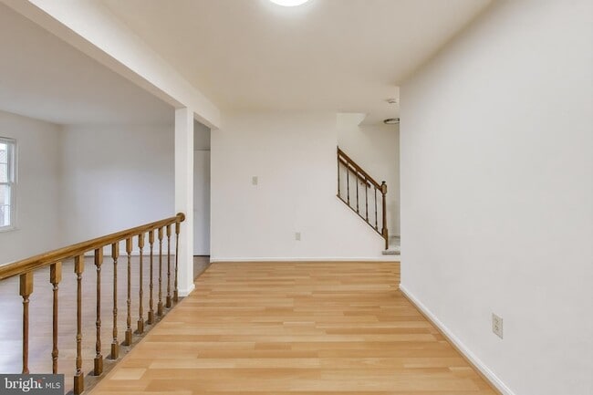 Building Photo - 18 Indian Hills Ct