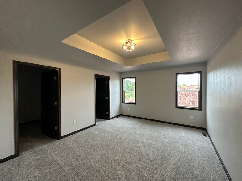 Building Photo - 2911 Sabal Oak Dr