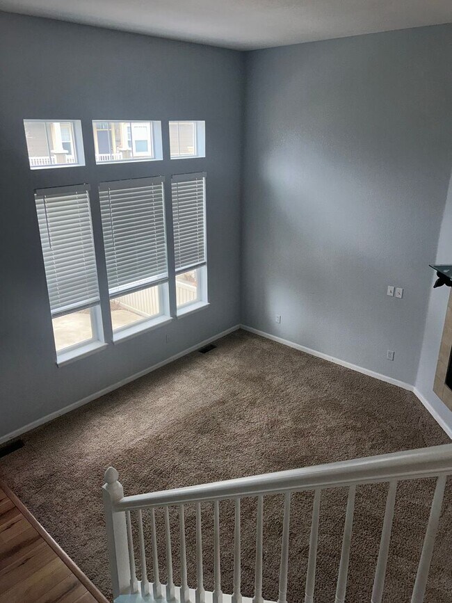 Building Photo - Price Reduced! 3 bed / 3 bath Townhome / Morgan's Run at the Meadows
