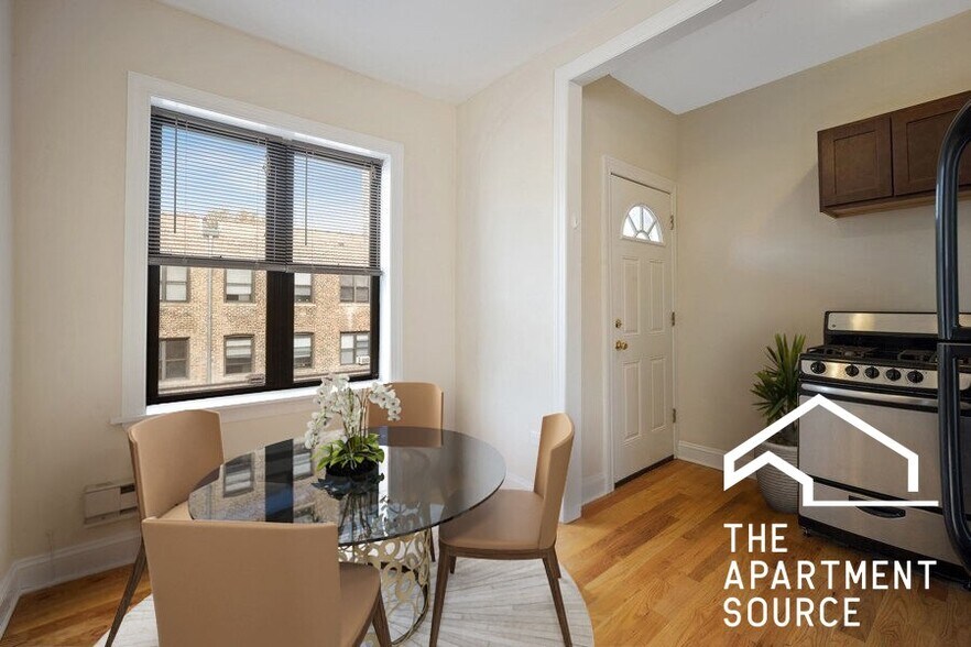 Building Photo - 3723 N Pine Grove Ave