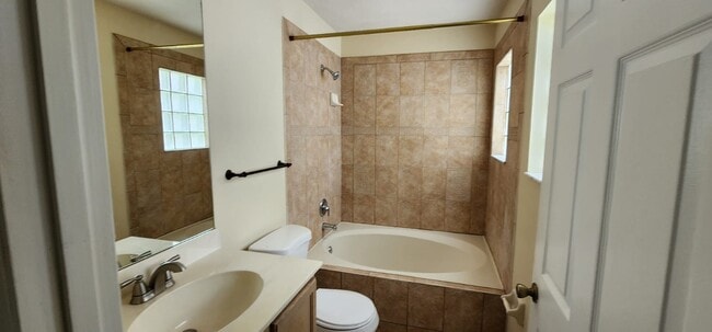 Building Photo - 6122 NW E Deville Cir