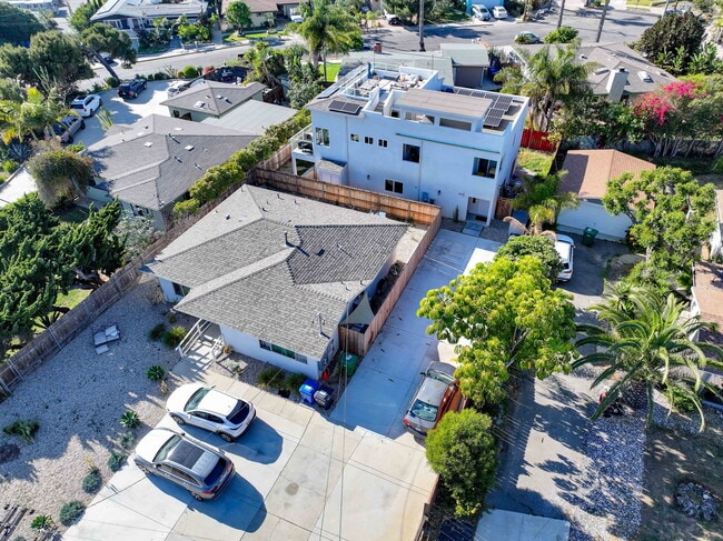 Building Photo - 810 California St