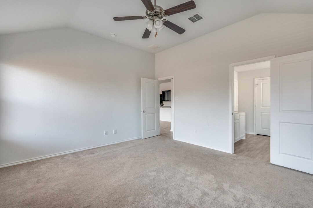 Building Photo - 10128 Boxelder Dr