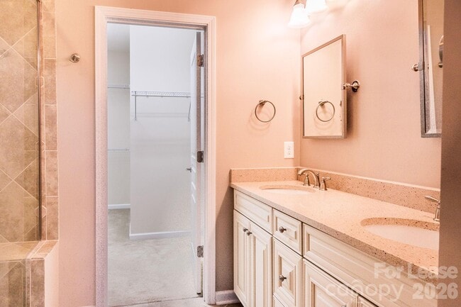 Building Photo - 5818 Glenmore Garden Dr