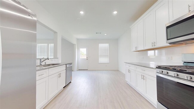 Building Photo - 23422 Honey Spade Rd