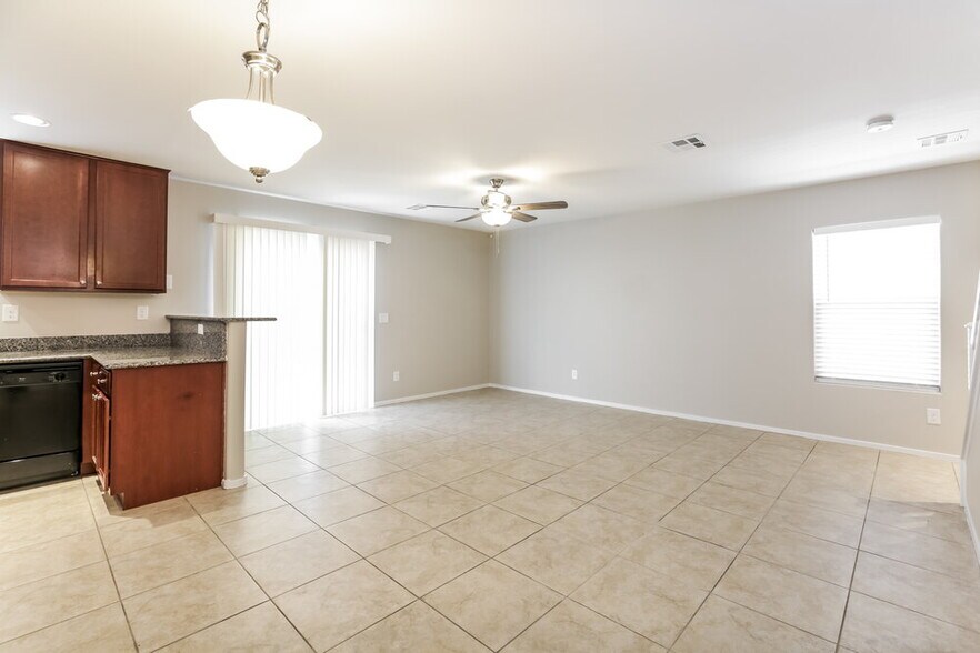 Building Photo - 8260 Oliver Twist Ln