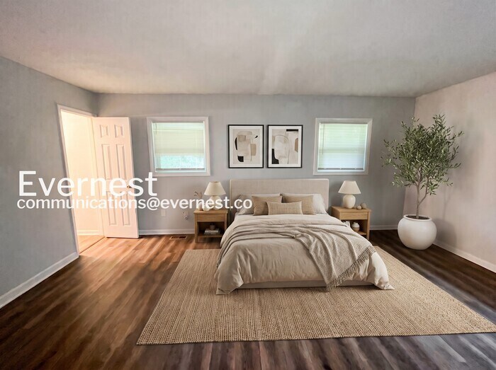 Building Photo - 4435 Lincolndale Dr