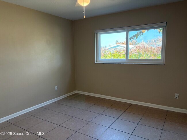 Building Photo - 619 Rosada St