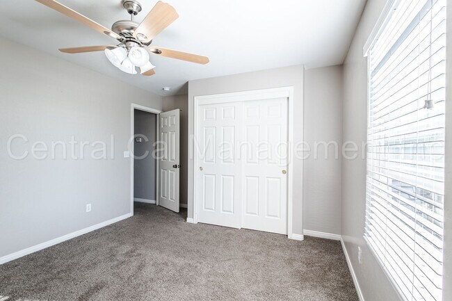 Building Photo - 3 Bedroom/2 Bath Townhome in Mill Creek - ...